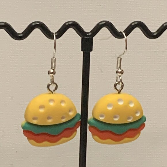Hamburger Earring, Gift Idea, Funny Food Earring, Silly Earring, Novelty Earring - Picture 4 of 5